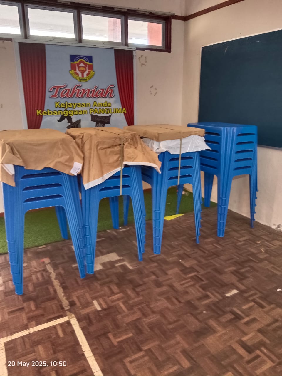 Meja peperiksaan 2