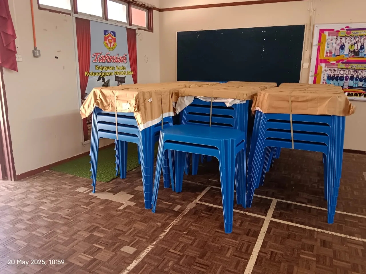 Meja peperiksaan 3