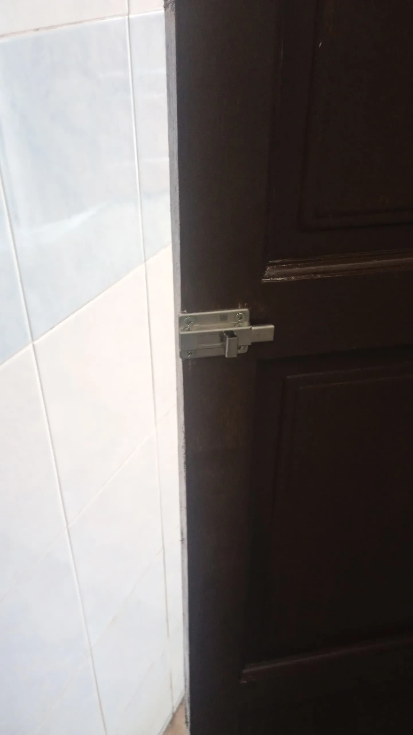 Pintu tandas 4